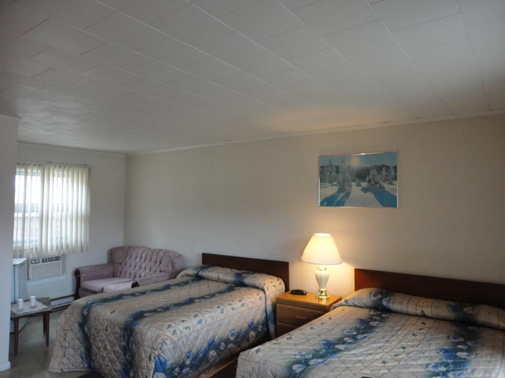 Hipwell'S Motel Fonthill Zewnętrze zdjęcie